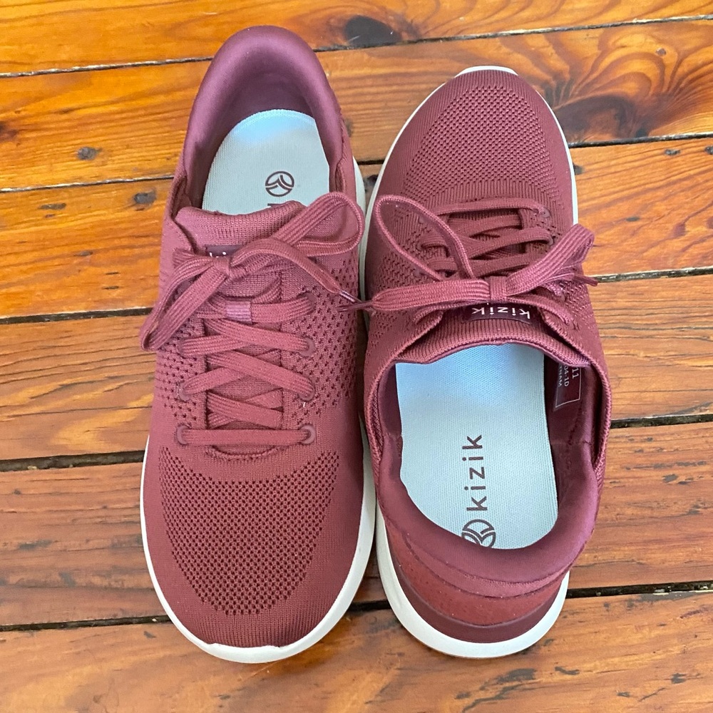 Kizik Lima Merlot Step in Sneakers Size 11 Women & Size 9.5 Men’s NWOB